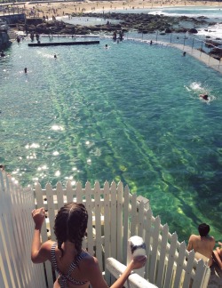 coral-tonic:  curlsfordaysss:  can I be there rn  💜