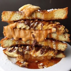 yummyfoooooood:French Toast with Peanut Butter,
