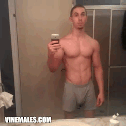 vinemales:  Jake is teasing on vine, but jerking on cam vinemales.com // Over 60.000 followers // Hot naked gay vines -&gt; Jake Orion: https://vine.co/u/1061591397259427840 -&gt; his site: http://www.jakeorion93.com