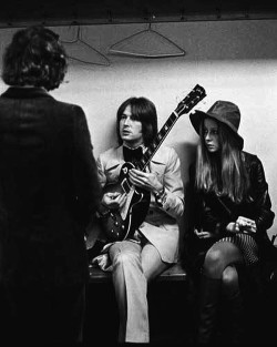 groupiesoutrageously:Eric Clapton and Charlotte Martin