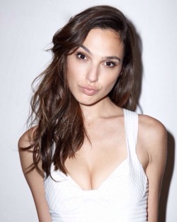 sexycelebssexy:Gal gadot as per request