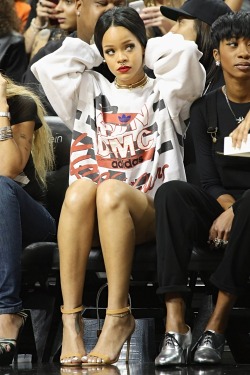 Arielcalypso:  Rihanna At “Summer Classic” Charity Basketball Game. (21St August)