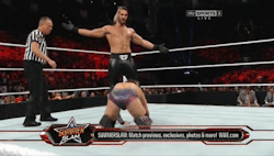 Seth Rollins offering up his body to Chris Jericho
