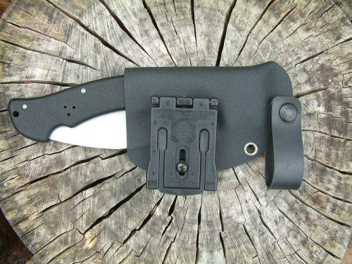ru-titley-knives:  A Cold Steel Rajah 2 folding Khuk I once owned with a kydex small of the back carry rig I made up for it . I really miss this knife and sheath combo as it was perfect for lightweight adventures that may just require a larger cutting