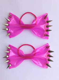 martiansugar:  Clear pink vinyl bows with spikes ponytail ภ+ 