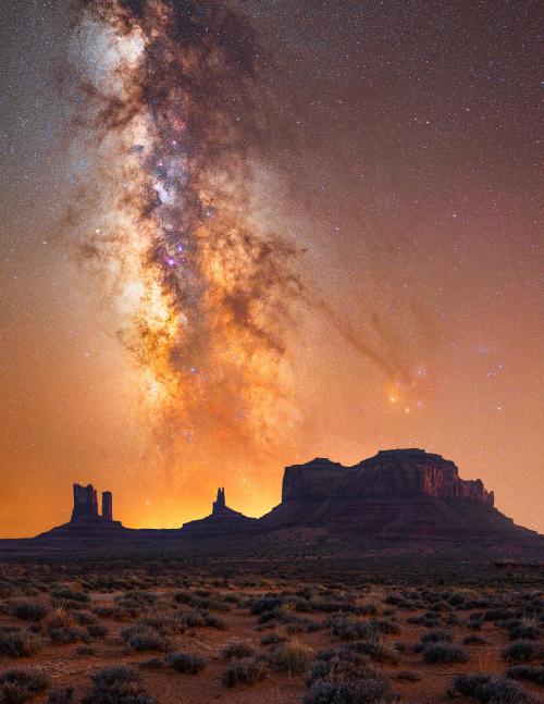 amazinglybeautifulphotography:I drove 5,000 miles last summer and this was one of the most incredible spots I visited | Monument Valley, AZ [3527x4564][OC] - Author: peeweekid on reddit