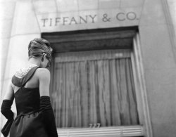 audreyhepburnenchantment:  Audrey Hepburn on the set of Breakfast at Tiffany’s, 1960.