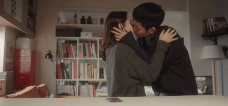 Корейские актёры, чьи сцены с поцелуями могут вогнать зрителей в краску