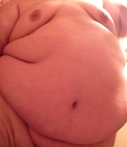 What a belly&hellip; and a fatpad to match. I&rsquo;d love to be all up in there.