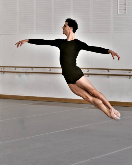 lovelyballetandmore: Davide Dato     | Vienna State  Ballet | Wiener Staatsballett           |   Photo by  Gabriele Schacherl    