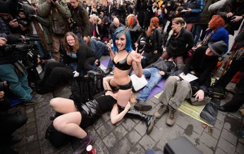 XXX micdotcom:  Hundreds stage “face-sit in” photo