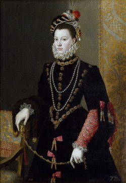 fashionsfromhistory:  Portrait of Isabel de Valois Juan Pantoja de la Cruz 1565 Museo Nacional del Prado 
