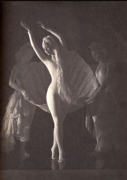 fawnvelveteen:Nini Theilade as Venus in the Ballet Russe de Monte Carlo’s Bacchanale, choreographed by Leonide