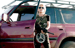 mmlord: emi–rose:  phinarei:  wouldyoukindlymakeausername:  Linda Hamilton as Sarah Connor in TERMINATOR: DARK FATE  I am 33 years old and have NEVER seen a single Terminator movie. That is gonna fucking change.  I have never seen a woman at this age