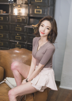 korean-dreams-girls:  Ye Jin - April 28,