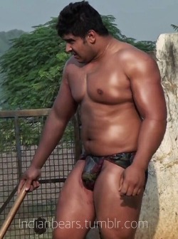 indianbears:  INDIAN MUD WRESTLER GETTING READY FOR MORNING PRACTICE. Pt. 2  Probably the only dedicated INDIAN BEARS blog in Tumblr: http://INDIANbears.tumblr.com/