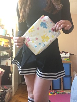 badlilblubunny:  Come here you little nerd, I’ve got something special for you. It was pretty dumb of you to leave yourself logged into the school computer but what’s even worse was that you didn’t clear your browser history. Guess what I stumbled