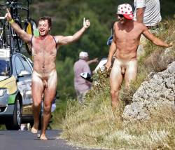 nakedblokes:  naked blokes. follow. ask.