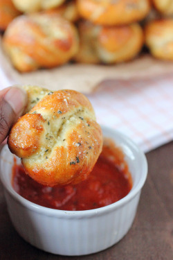 do-not-touch-my-food:  Garlic Parmesan Pretzel Knots