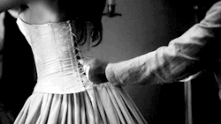 miniar:  duxwontobey:  velvet-stranger:  duxwontobey:  alittlesophisticated:  Sigh….this supposed to be sexy, but with my experience in Victorian clothing and underpinnings, all I can see is how incorrectly the corset is being laced.  And corsets crush