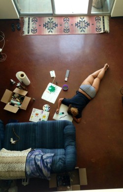 pussyeater69:  mdacn:  makeslovetothecosmos:  Painting in my living room, i dont paint very well but damn my legs look good :)  I love this pic.  Looking very relaxed and ready for a tongue lashing…
