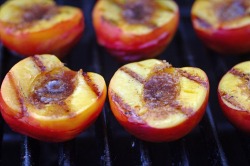 gymgirls123:  Grilled Peaches with CinnamonClick to check a cool blog!Source for the post: Click