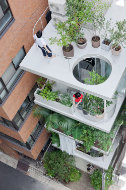 dezeen:Garden and House by Ryue NishizawaThis Tokyo five-storey townhouse by Japanese architect Ryue Nishizawa is fronted by a stack of gardens.Photography by Iwan Baan.