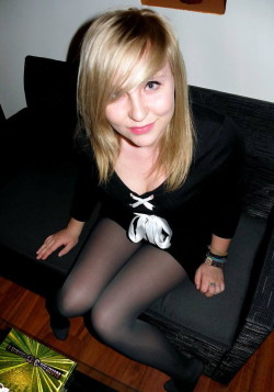 tightsobsession:  fetish-tights:  More : http://tights-fetish.blogspot.fr/ &amp; http://lenine-pantyhose.blogspot.fr/  Blond cutie in opaque tights. 