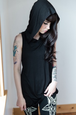 diablosita:   Model: Ashley Holat Photographer: Sarah Pardini Black hooded dress: Killstar Sixth Seal leggings: Actual Pain