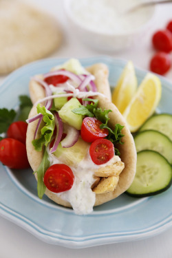 guardians-of-the-food:  Slow Cooker Chicken Gyros with Tzatziki Sauce