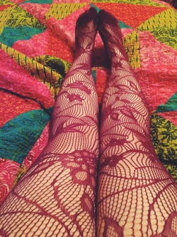 angelhafner:  I can’t deal with how pretty these tights are!  F ing sexy