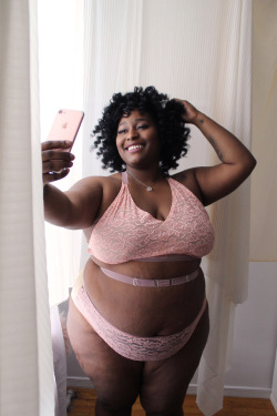 uyesurana:Selfie love in our Rosa in Apricot.