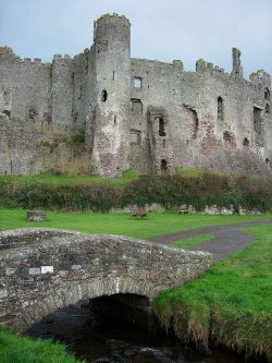 bonitavista:  Laugharne Castle, Wales  photo