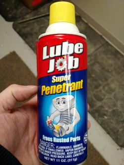 look-at-what-you-are:  wiselwisel:    lube job 