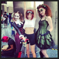 Harley &amp; Ivy! #animeexpo #babes  (at Anime Expo 2013)