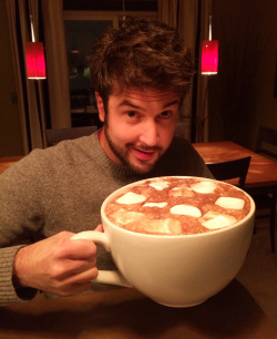 captcreate:  helioscentrifuge:  bushyringtail:  karla69rodriguez:  cupquakemoon:  benjoyment:  The perfect remedy for this cold and rainy weather?1.2 gallons of hot chocolate.  The dream  Why does this only have 2 notes I’m mad  the fact he could carry