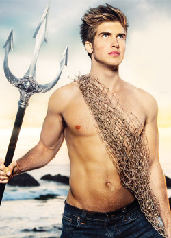 famousmeat:  Youtuber Joey Graceffa as Finnick from The Hunger Games