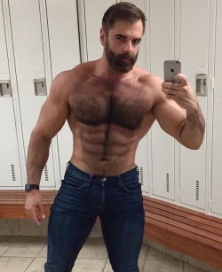 planesdrifter:  Follow planesdrifter: trueTHAT if you’re an admirer of older, hairy natural and muscular men.Check it out and the archive too or the live cams.