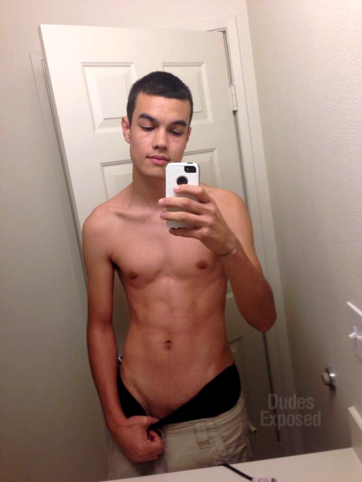 cheeky-lads-post:  dudes-exposed:  Straight stud Zach Moon from Florida. He’s 18