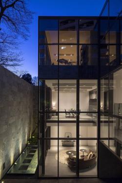 life1nmotion:  NT House by BaquerattaDesigned by Baqueratta, this contemporary three-storey residence is situated in Japan.