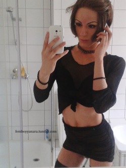 femboyyanara:  Hello Daddy’s look at me, look at my face. Do you see my little lips, you have to know how good i’m with it ;-PAnd look at my ‘’bambi’’ sissy eyes, it looks like i’m a shy sissy but look very very closely and daddy’s you