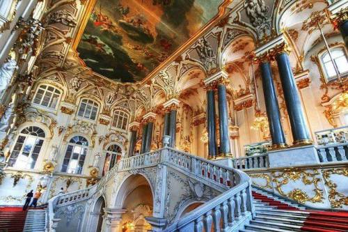legendary-scholar:  Grand staircase in Hermitage, St. Petersburg, Russia.Hermitage, an art museum in St. Petersburg, was founded in 1764 by Catherine the Great as a court museum. It adjoined the Winter Palace and served as a private gallery for the art
