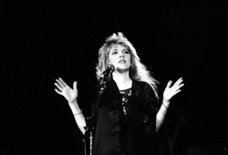 Metalgarbage:  Sarah—Jane—:  Stevie Nicks - Us Festival ‘83    I Am In Love
