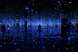  Yayoi Kusama, Infinity Mirrored Room - Filled with the Brilliance of Life (2011) “Eccentric Japanese artist Yayoi Kusama’s intriguing art installation at the David Zwirner gallery in New York tussles with a tough concept that most of us have a difficult