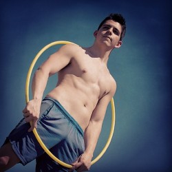 deejosephtee:  I’m horrible at #hulahoop but I know how to #pose with one! ;) #gayboy #shirtless #gay #summer #workit #maxwoltman 