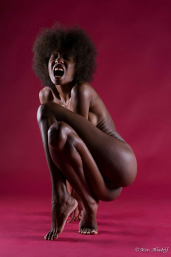 blackarag:  blackandsculptural:  blackandsculptural #ebony #ebonybodies #ebonybeauty #ebonynude #blackandsculptural #black woman #blackbeauty #gorgeous black # gorgeous ebony #mulatas #negras #escultural #belezanegra   👏😁👍