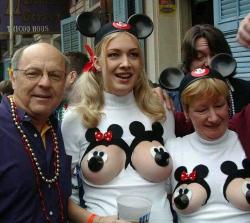Universo Paralelo : Meanwhile in Disney