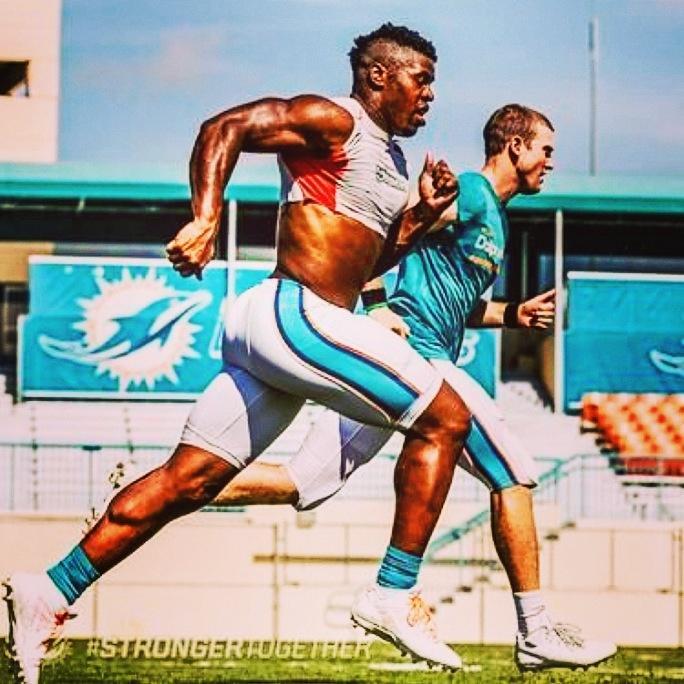 seeker310:  charlibal:  Dolphins camp Ballers in Action  Awesome Bros!!
