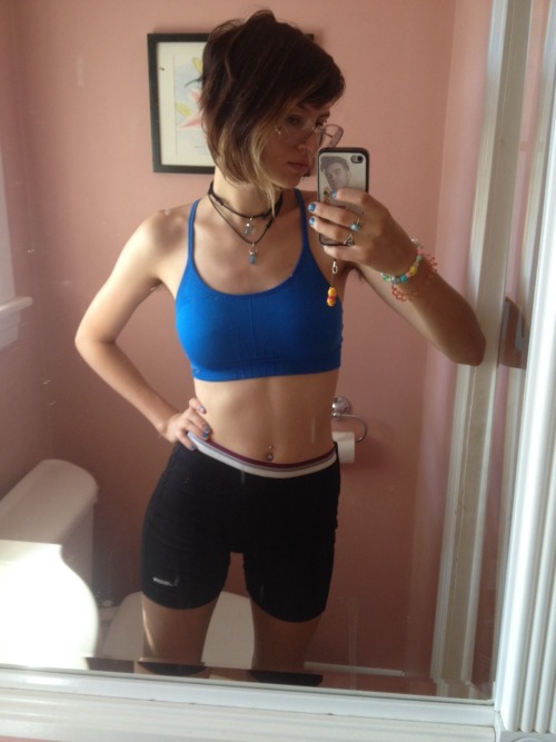 spacepixie:  I’m wearing workout clothes today Cuz they look so good so why not wear them casually >:)