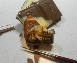 kihuotter:  benzodiazepunk:  itscolossal:  New Impossibly Tiny Landscapes Painted on Food by Kasan Kale  this is fukcing bullshit  did he just paint on a banana 